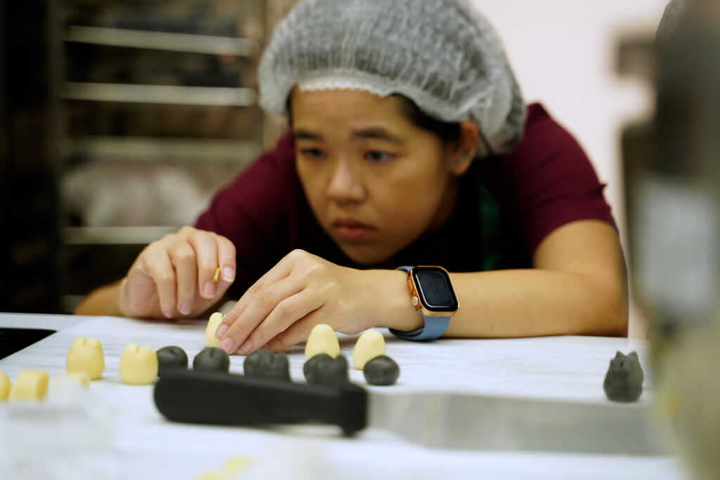 Alumni in baking action!