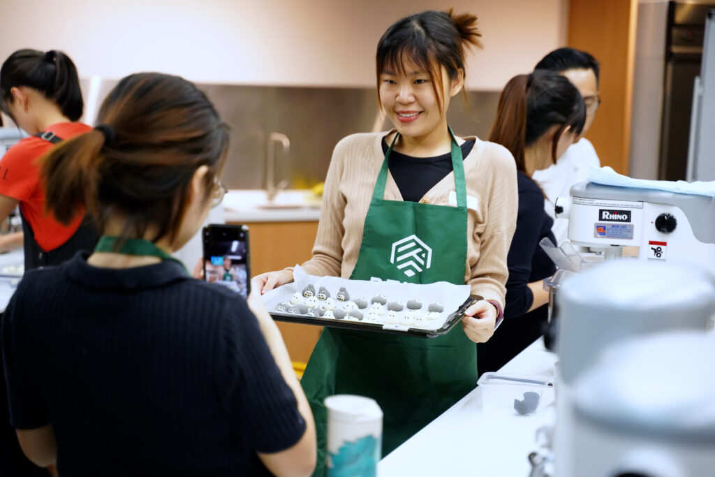 Who could resist snapping some photos of these cute baked goods? Don’t forget to tag us on Instagram @sitalumni !