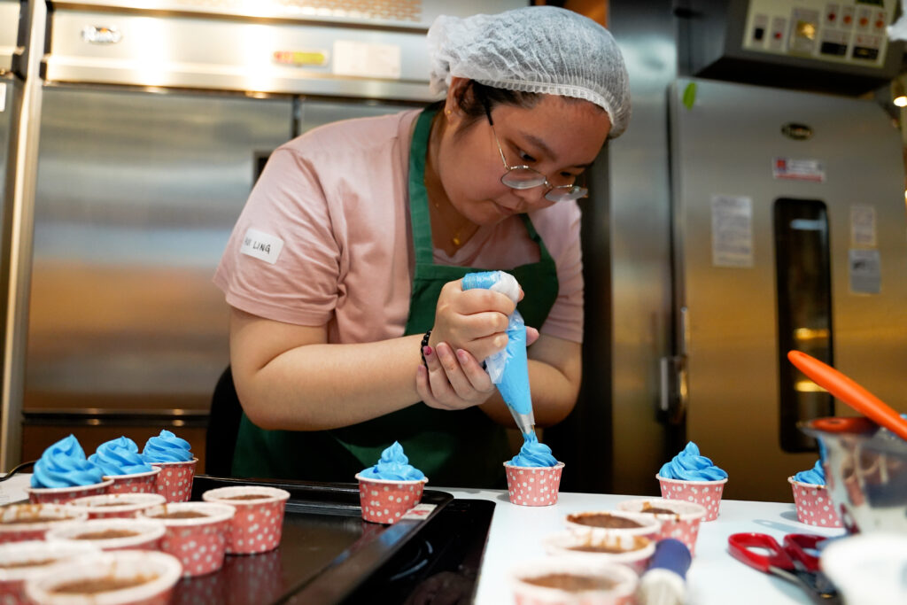 Alumni in baking action!