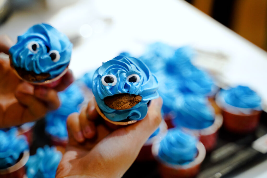 Who could resist snapping some photos of these cute baked goods? Don’t forget to tag us on Instagram @sitalumni !