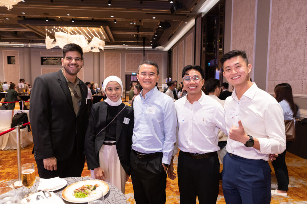 All smiles as SITizens ‘snapped’ up the opportunity to take photos with President and Provost!