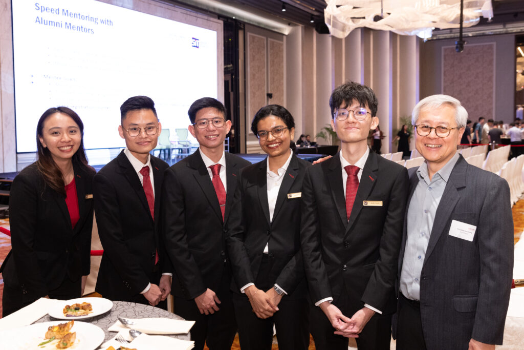All smiles as SITizens ‘snapped’ up the opportunity to take photos with President and Provost!